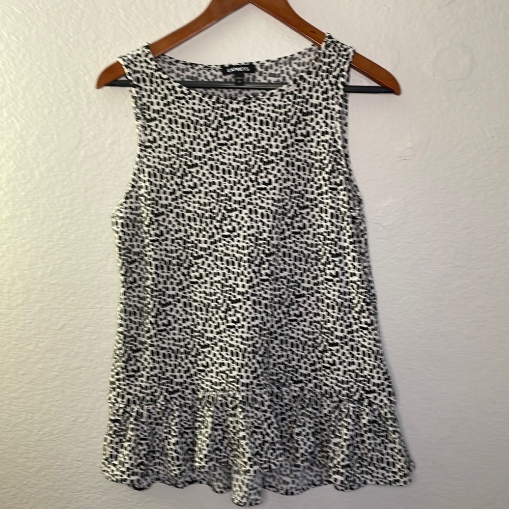 Black & White Express Sleeveless Blouse